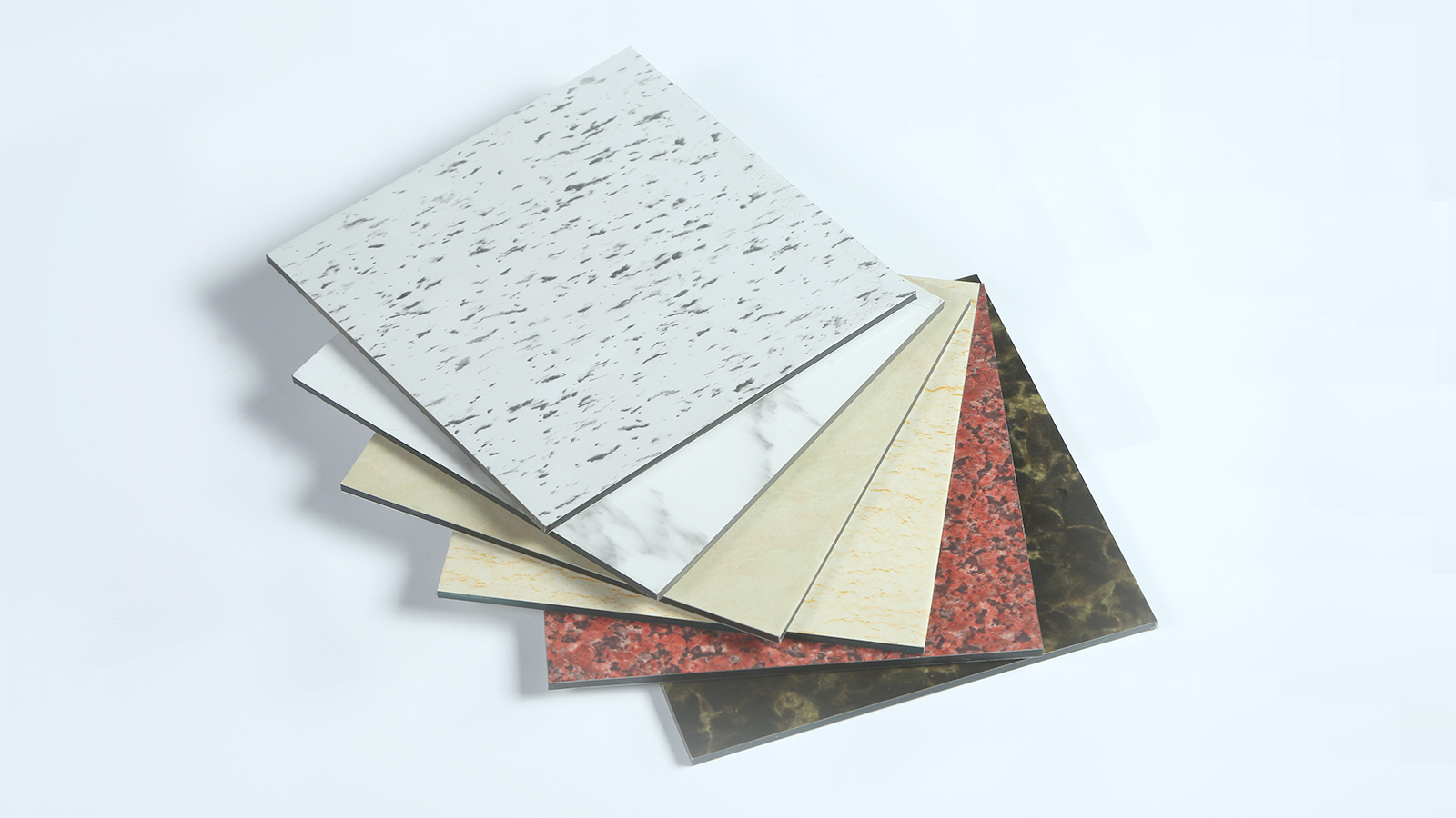 鋁塑板：美觀大氣，防火安全的公共場(chǎng)所建筑首選材料