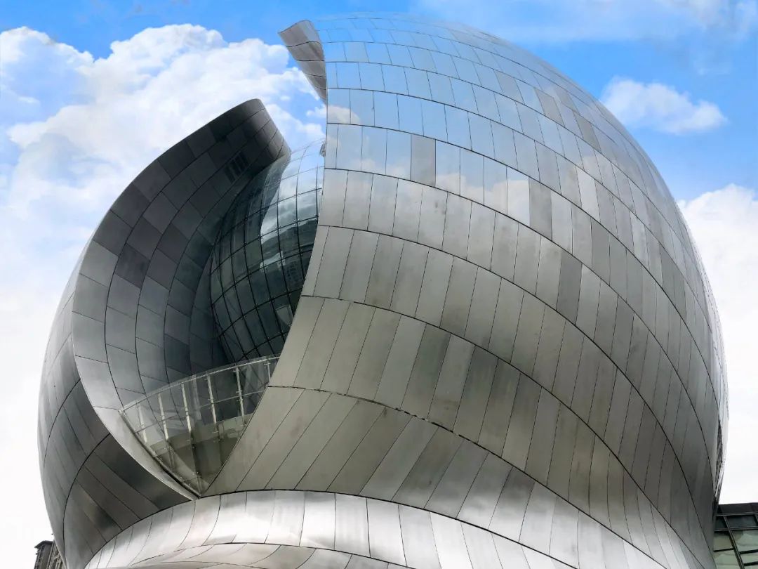 什么是雙曲鋁單板?？